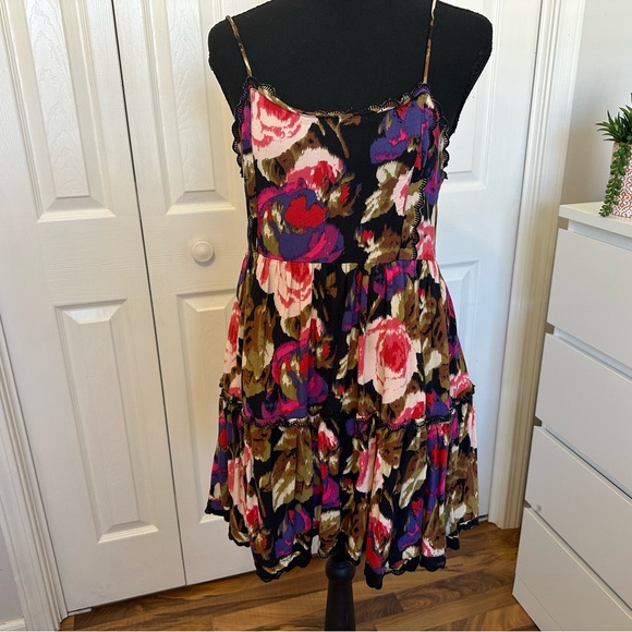 Urban Outfitters Dresses & Skirts - Urban Outfitters Black and Multicolor Floral mini dress.